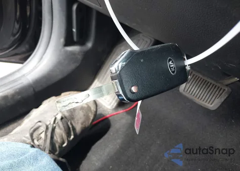 2021 Kia Seltos Lx z USA, uszkodzony, nr VIN KNDEPCAA1M7116346